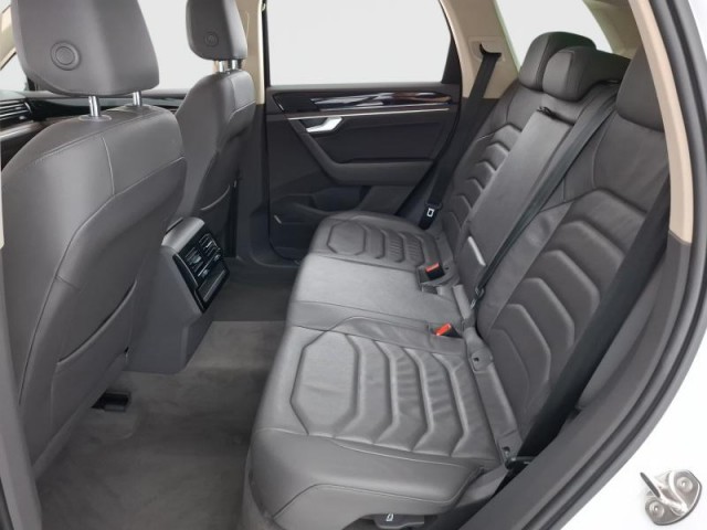 Volkswagen Touareg  3.0 TDI 