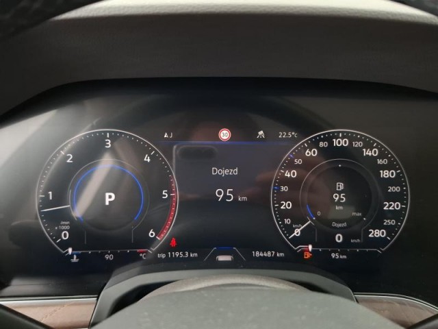 Volkswagen Touareg  3.0 TDI 
