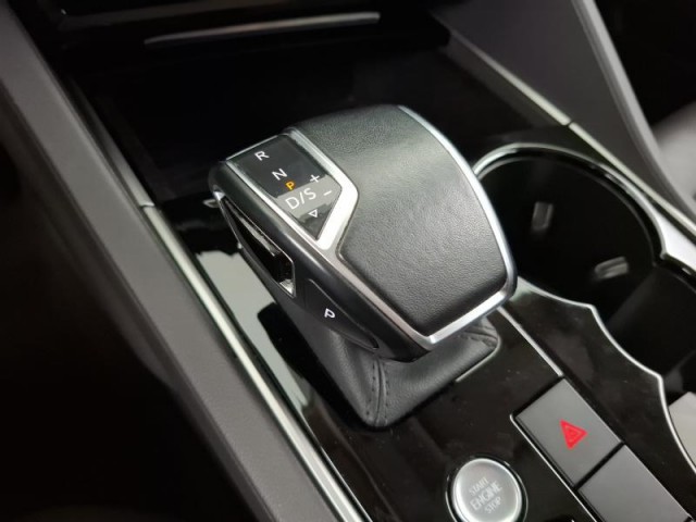 Volkswagen Touareg  3.0 TDI 