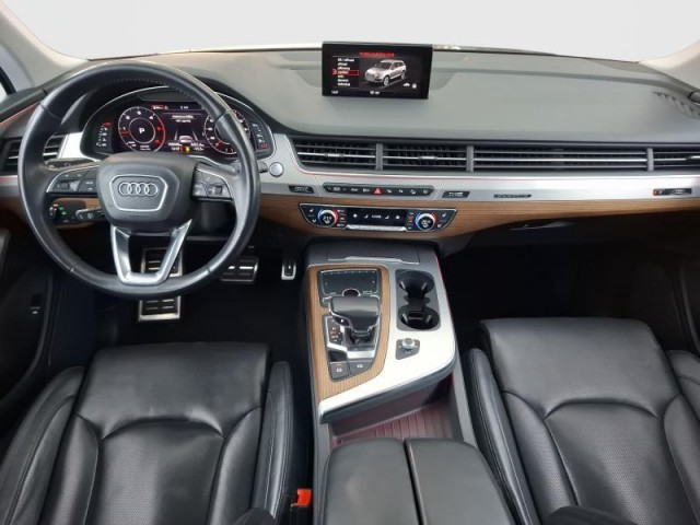 Audi Q7  3.0 TDI 