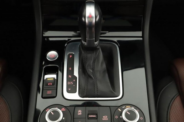 Volkswagen Touareg  3.0 TDI 