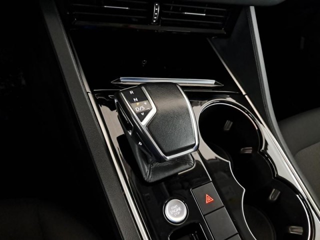 Volkswagen Touareg  3.0 TDI 