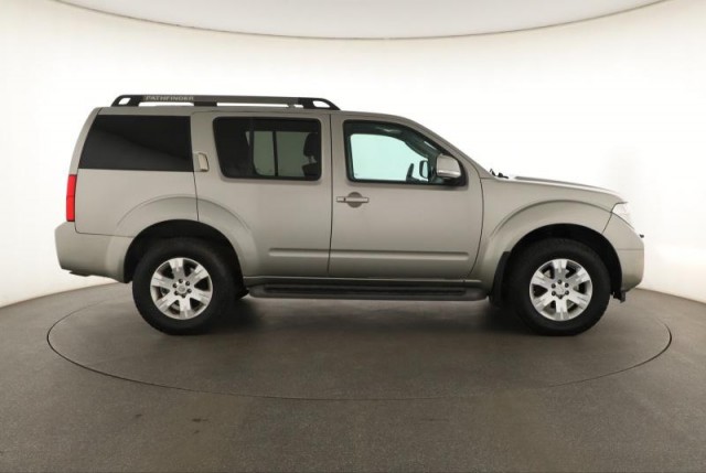 Nissan Pathfinder  2.5 dCi 