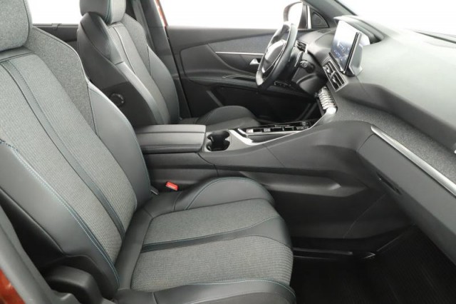 Peugeot 5008  PureTech 130 