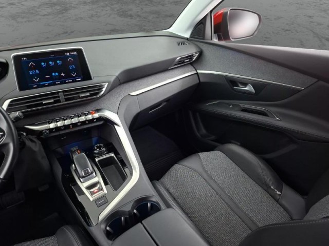Peugeot 3008  1.6 PureTech Allure