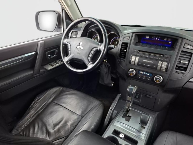 Mitsubishi Pajero  3.2 DI-D 