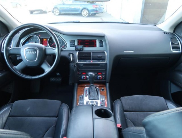 Audi Q7  3.0 TDI 