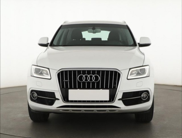 Audi Q5  2.0 TDI S line