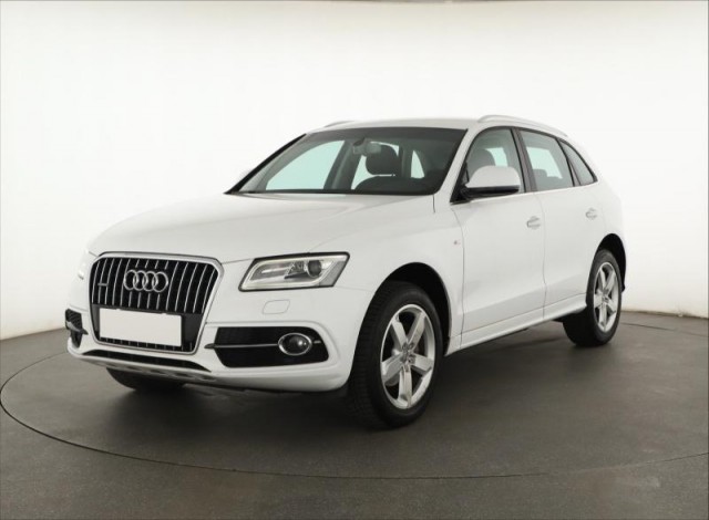 Audi Q5  2.0 TDI S line