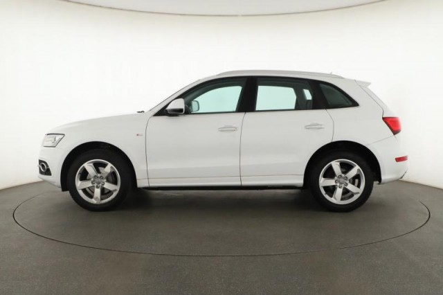 Audi Q5  2.0 TDI S line