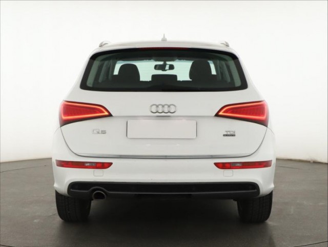 Audi Q5  2.0 TDI S line