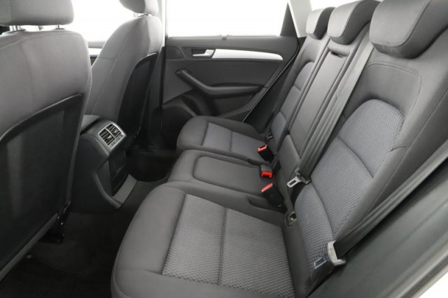 Audi Q5  2.0 TDI S line