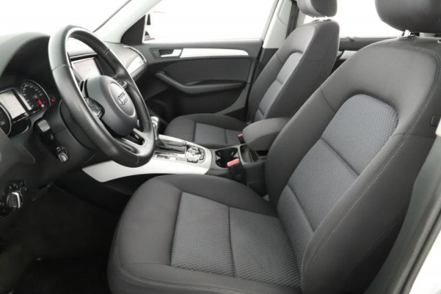 Audi Q5  2.0 TDI S line