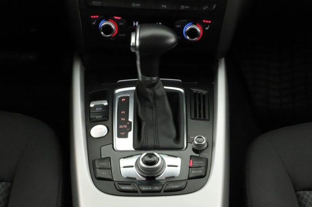 Audi Q5  2.0 TDI S line
