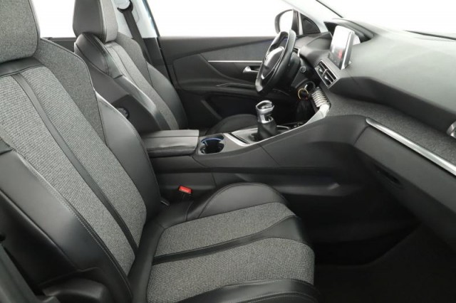 Peugeot 5008  1.6 BlueHDi Allure