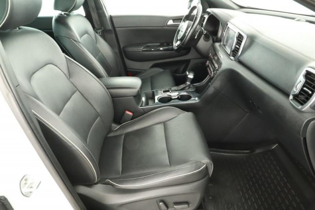 Kia Sportage  2.0 CRDi 