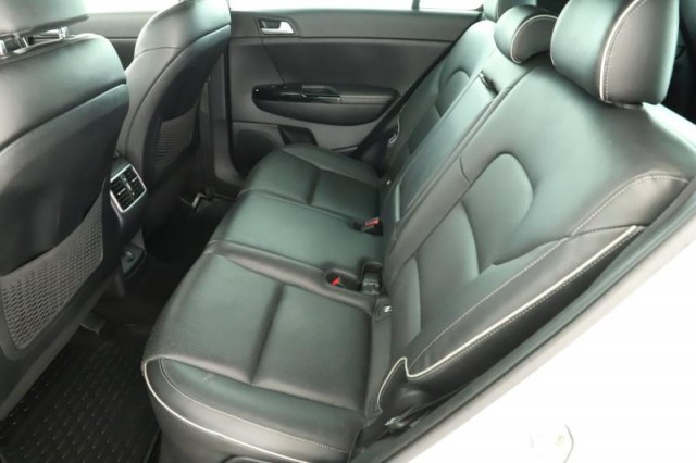 Kia Sportage  2.0 CRDi 