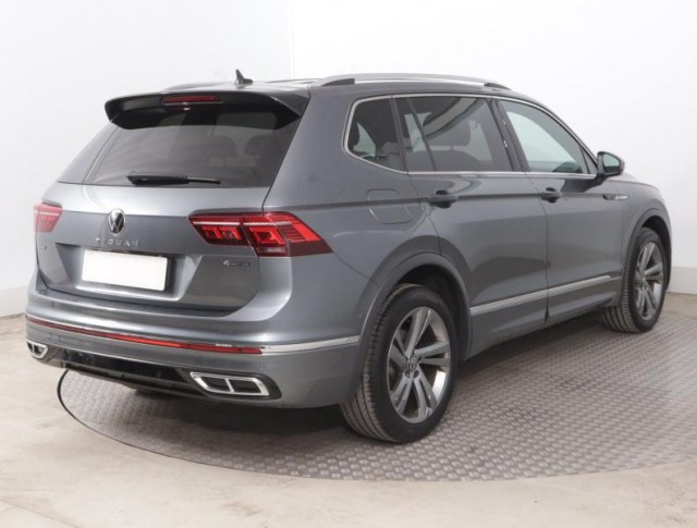Volkswagen Tiguan  2.0 TDI R-Line