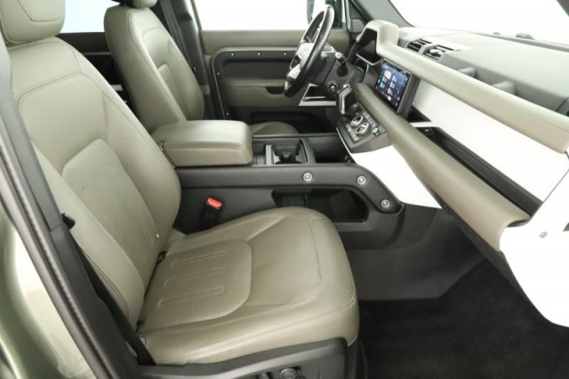 Land Rover Defender  D250 AWD HSE