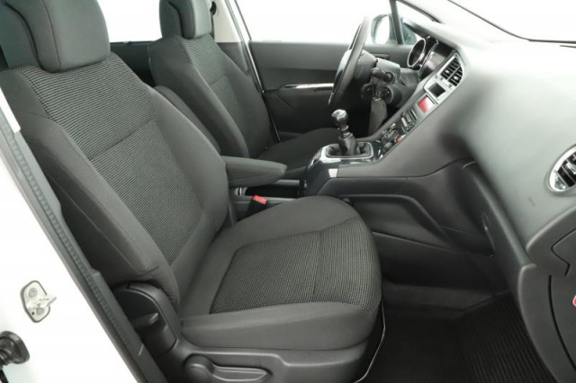 Peugeot 5008  2.0 BlueHDi 