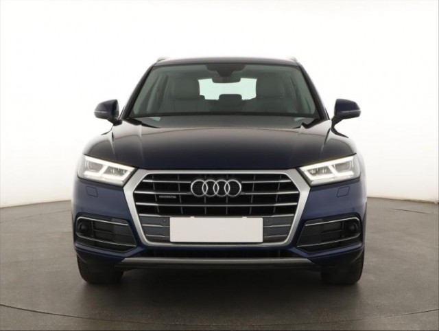 Audi Q5  2.0 TDI basis