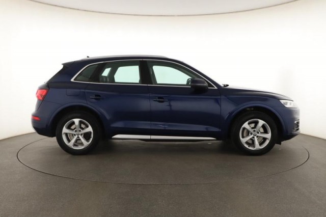 Audi Q5  2.0 TDI basis