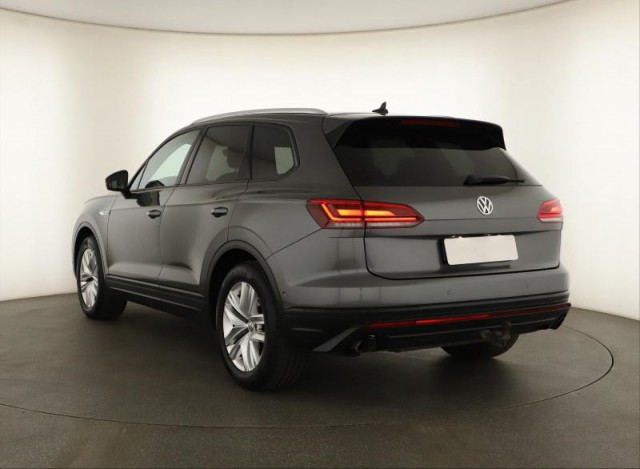 Volkswagen Touareg  3.0 TDI 