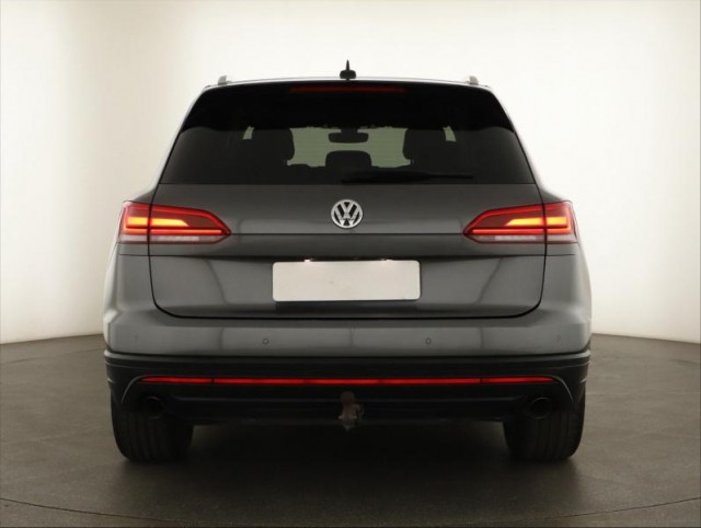 Volkswagen Touareg  3.0 TDI 