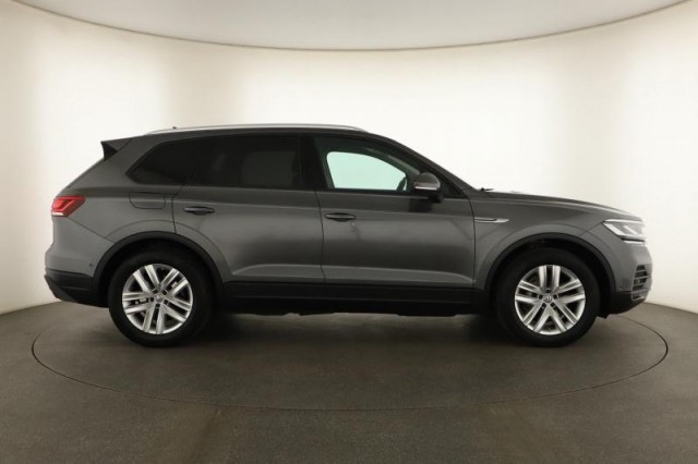 Volkswagen Touareg  3.0 TDI 