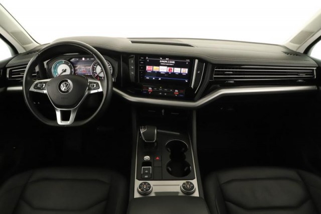 Volkswagen Touareg  3.0 TDI 