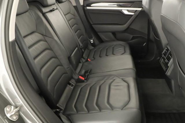 Volkswagen Touareg  3.0 TDI 