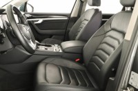 Volkswagen Touareg  3.0 TDI 
