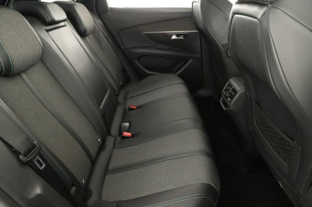 Peugeot 3008  1.5 BlueHDi 