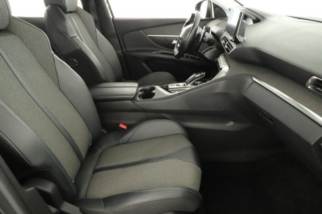 Peugeot 3008  1.5 BlueHDi 