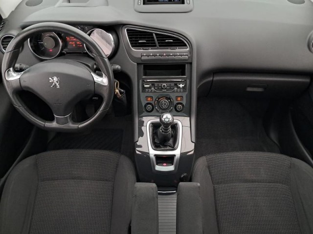 Peugeot 5008  1.6 HDi 