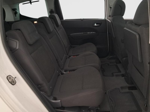 Peugeot 5008  1.6 HDi 