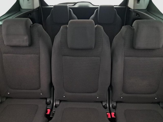 Peugeot 5008  1.6 HDi 