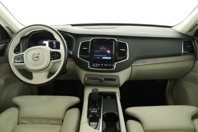Volvo XC90  B5 AWD 