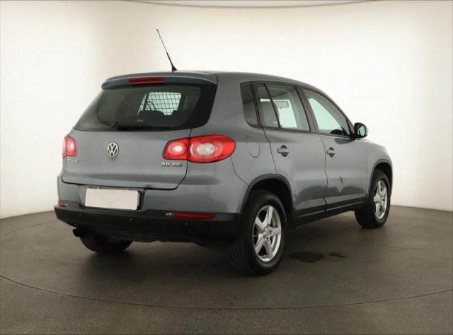 Volkswagen Tiguan  2.0 TSI 