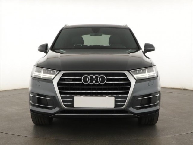 Audi Q7  3.0 TDI S-Line