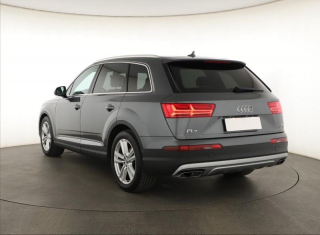 Audi Q7  3.0 TDI S-Line