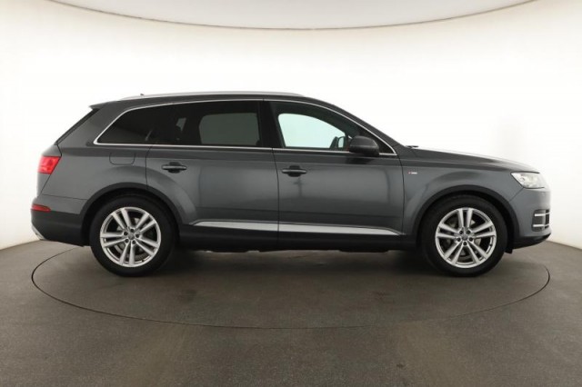 Audi Q7  3.0 TDI S-Line