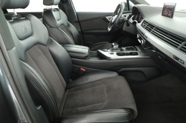 Audi Q7  3.0 TDI S-Line