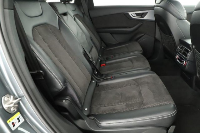 Audi Q7  3.0 TDI S-Line