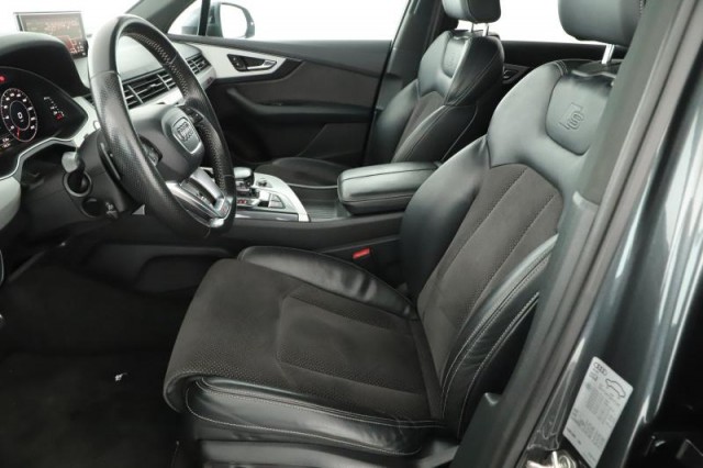 Audi Q7  3.0 TDI S-Line