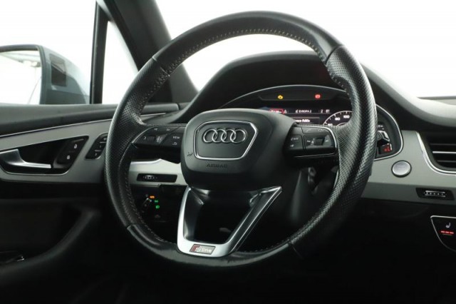 Audi Q7  3.0 TDI S-Line