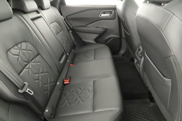 Nissan Qashqai  1.3 DIG-T MHEV Tekna