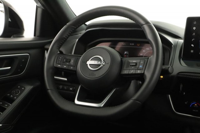 Nissan Qashqai  1.3 DIG-T MHEV Tekna