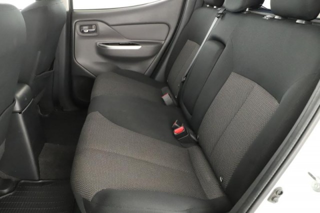 Mitsubishi L200  2.4 DI-D 