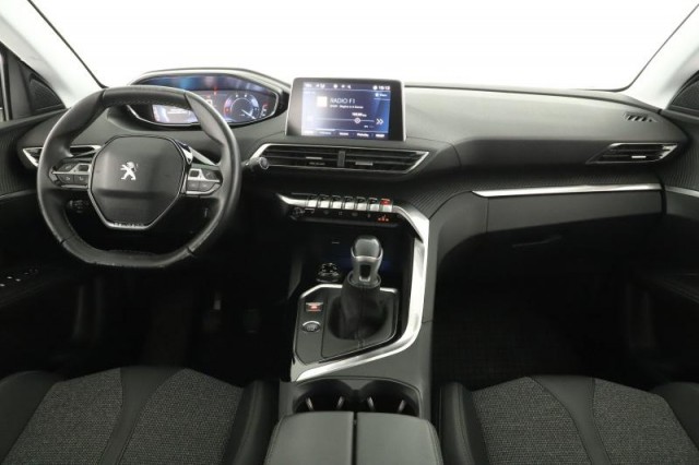 Peugeot 5008  1.5 BlueHDi 